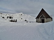 49 Dalla Chiesetta di Maria Santissima Madre della chiesa il Monte Sodadura (2009 m) 